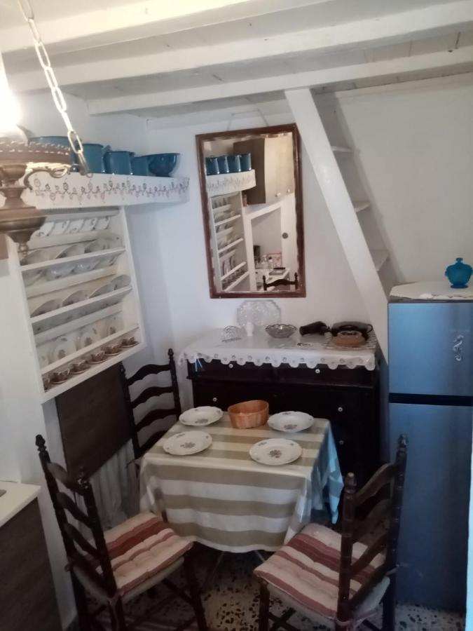 Marthas Traditional House Sými Buitenkant foto